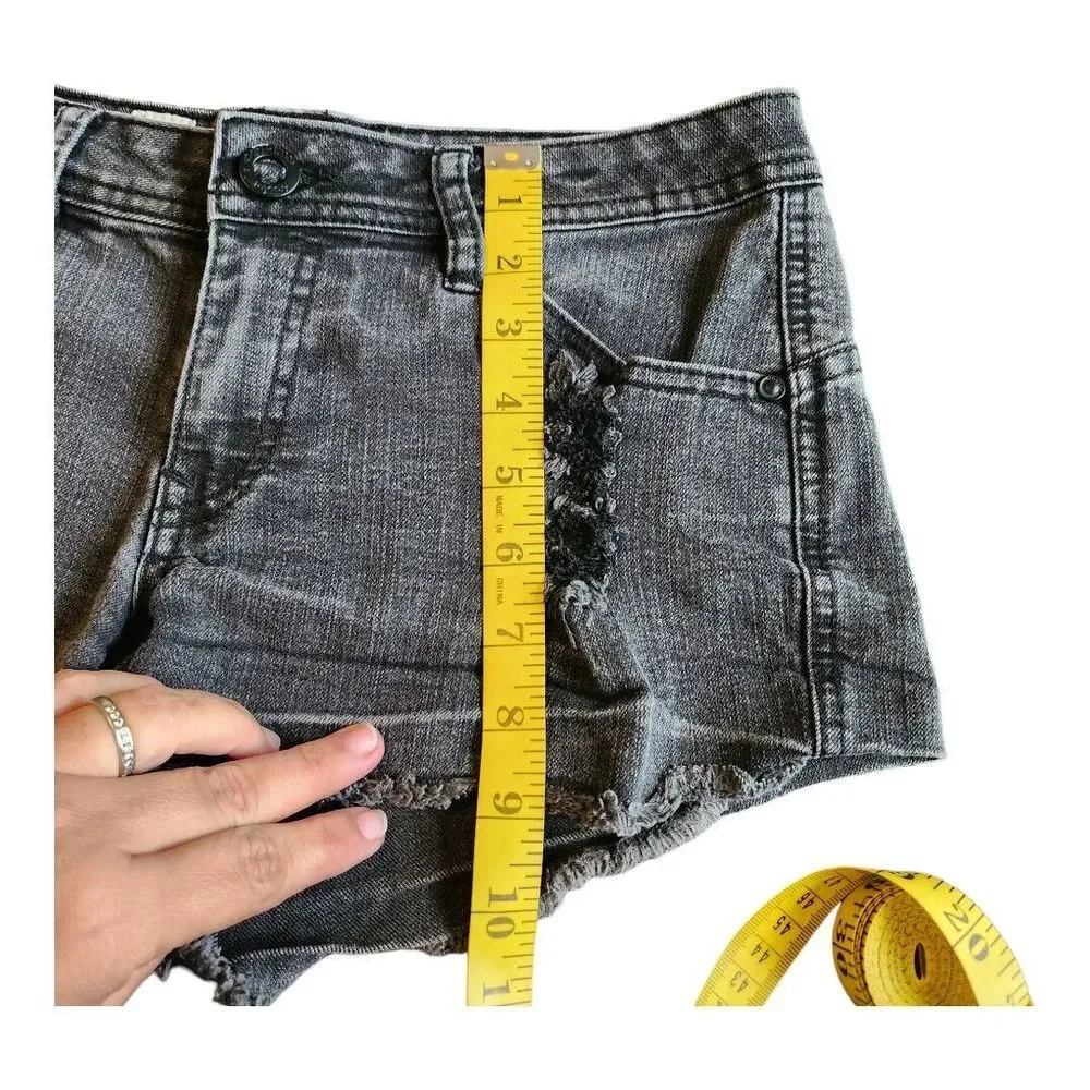 Volcom High Voltage Destroyed Denim Short Shorts. Black, Juniors Size 7 Distress
